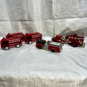 FIRETRUCK Decor Ornaments and Display Pumper